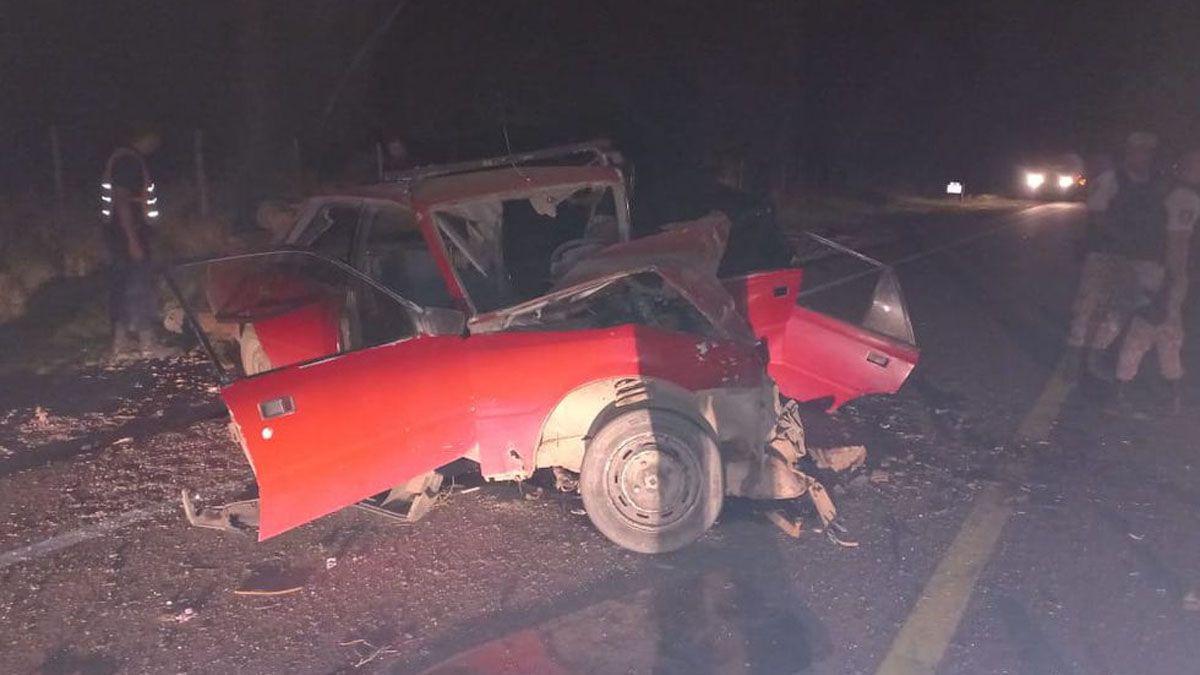 El conductor del Peugeot 505 murió horas más tarde de haber ingresaro al Hospital Schestakow, en San Rafael. Viajaba con sus dos hijos de 14 y 16 años, y otro chico de 10 años.