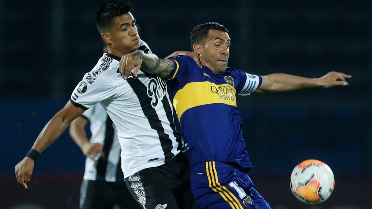 Boca brilló ante Libertad y Tevez se floreó en las redes