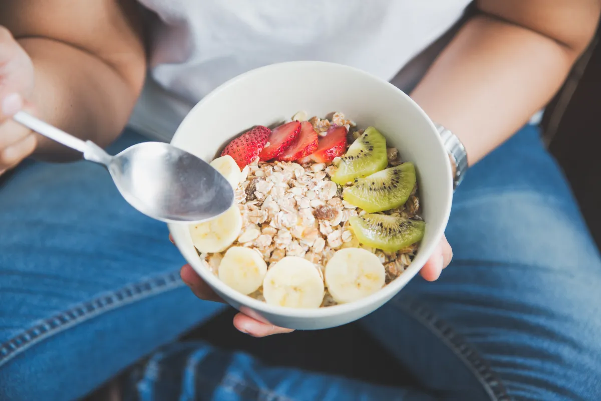 Descubrimiento científico: qué hay que comer para rejuvenecer las células que combaten el cáncer