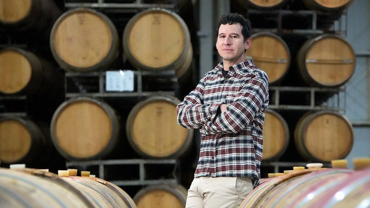 El enólogo y científico mendocino Roy Urvieta pertenece al staff de la bodega Catena Zapata desde hace 18 años. El enólogo y científico mendocino Roy Urvieta pertenece al staff de la bodega Catena Zapata desde hace 18 años.