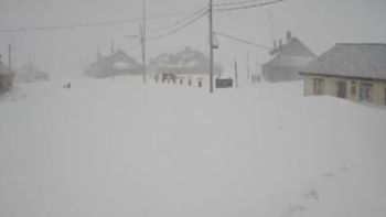 El temporal obligó a suspender todas las actividades turísticas en alta montaña: prevén hasta 3 metros de nieve El temporal obligó a suspender todas las actividades turísticas en alta montaña: prevén hasta 3 metros de nieve
