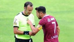 Acosta e Insaurralde recibieron duras sanciones por agredir a árbitros