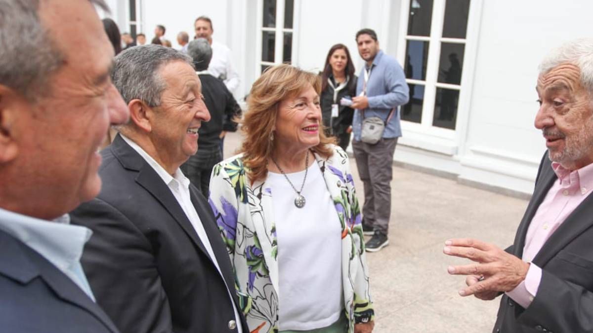 Celso Jaque, Adolfo Bermejo, Esther Sanchez y José Octavio Bordón en la Coviar. Celso Jaque, Adolfo Bermejo, Esther Sanchez y José Octavio Bordón en la Coviar.