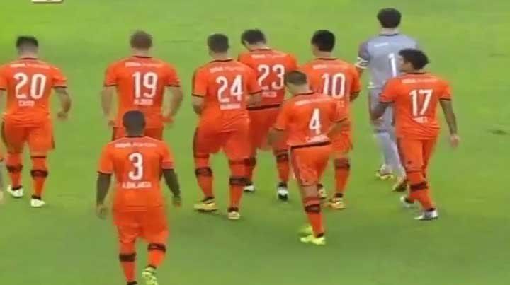 Sobre gustos... Esto se dijo en las redes de la camiseta naranja