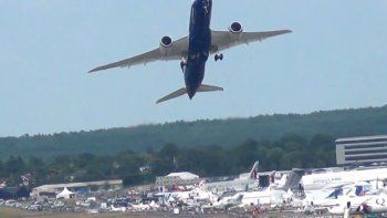El despegue de este avión parece imposible