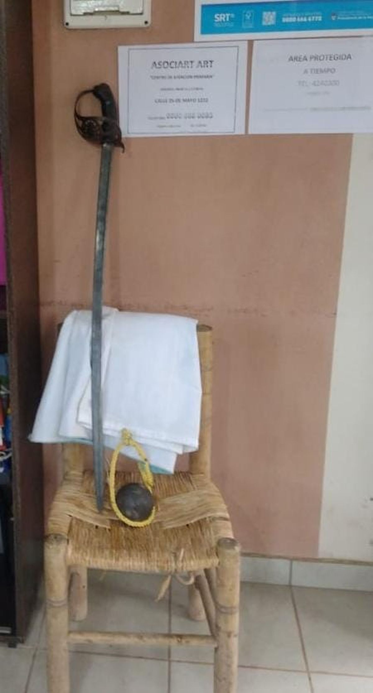 El sable robado. As&iacute; lo exhib&iacute;an en el museo del Campo Hist&oacute;rico El Plumerillo.