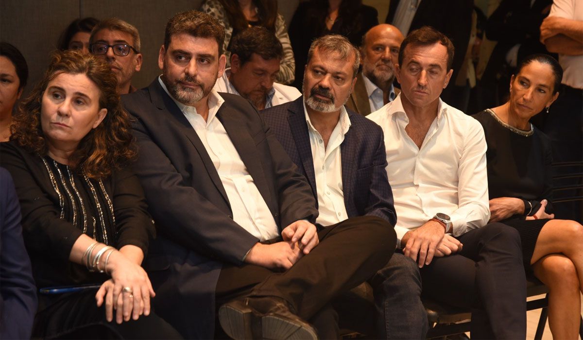 Oscar Sagás, en el centro de la imagen.