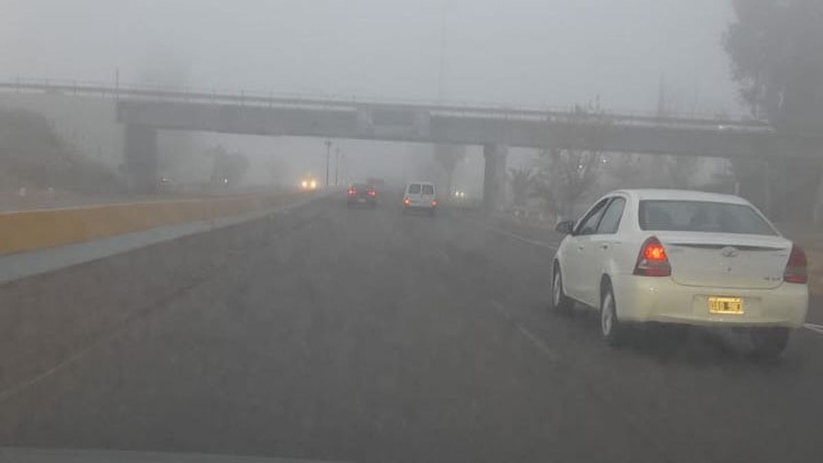 La niebla y la neblina afectaron gran parte de Mendoza durante la mañana de este miércoles.&nbsp;