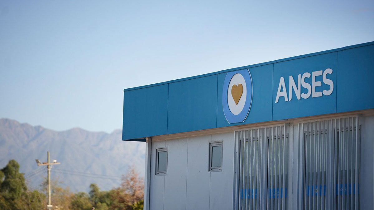Calendario de pagos ANSES: quiénes cobran hoy martes 6 de mayo