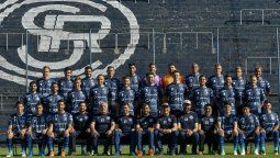 ¡Digan whisky! Los jugadores de la Lepra posaron para la foto institucional