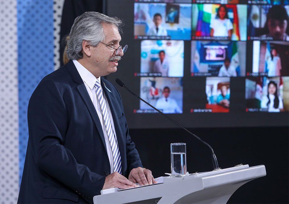 Fernández dijo que algunos usan mal los créditos y dejan deudas en el Banco Nación