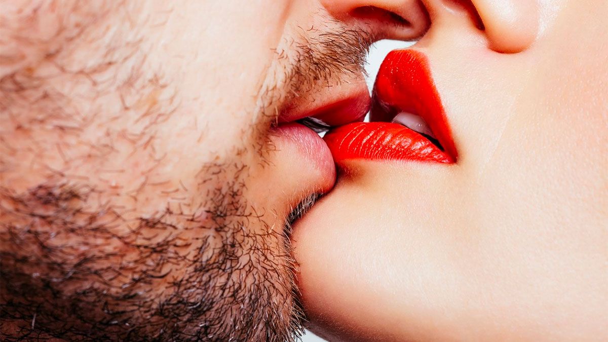 Los besos tienen distintos significados en los sueños. Los besos tienen distintos significados en los sueños.