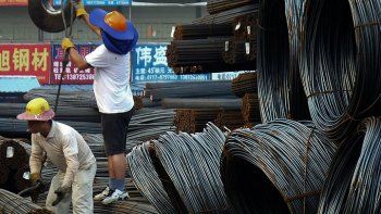 China aceptó tomar medidas para reducir sus exportaciones de acero