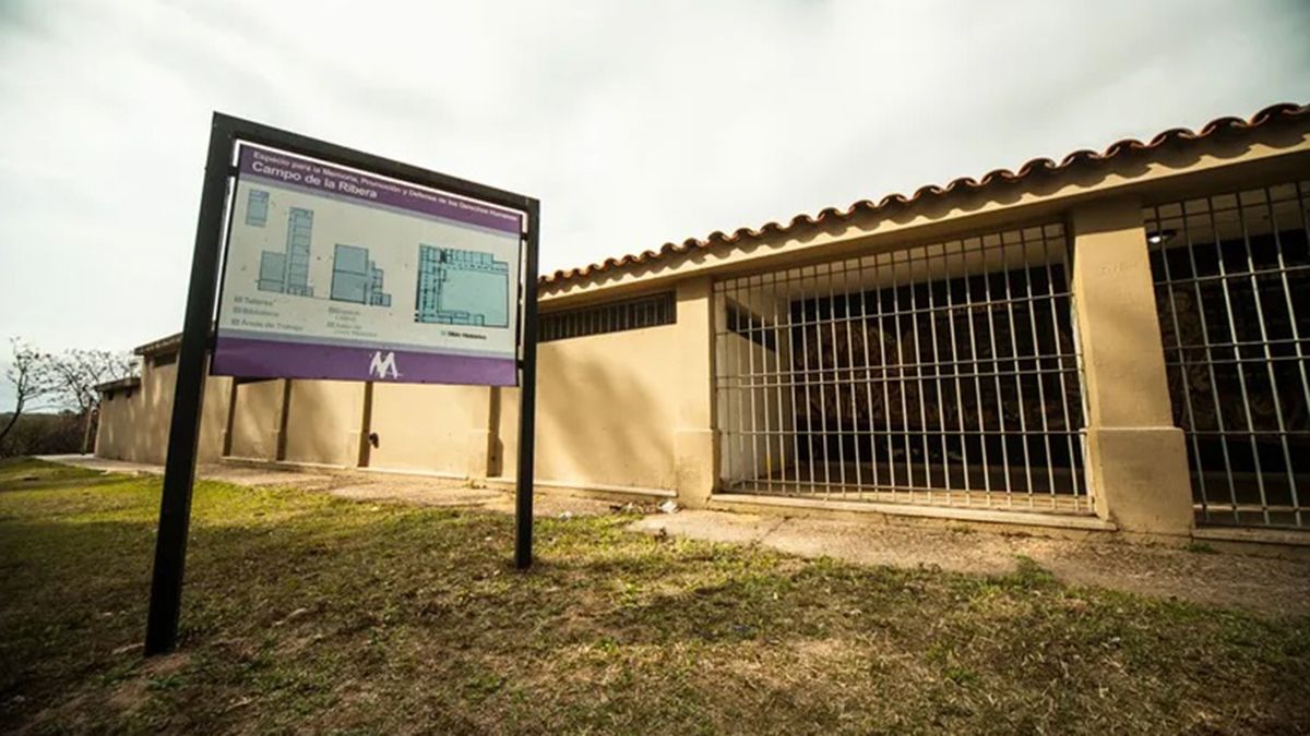 Una veintena de cadáveres fue encontrada en una fosa situada en un descampado, cerca de un ex centro clandestino de detención Una veintena de cadáveres fue encontrada en una fosa situada en un descampado, cerca de un ex centro clandestino de detención