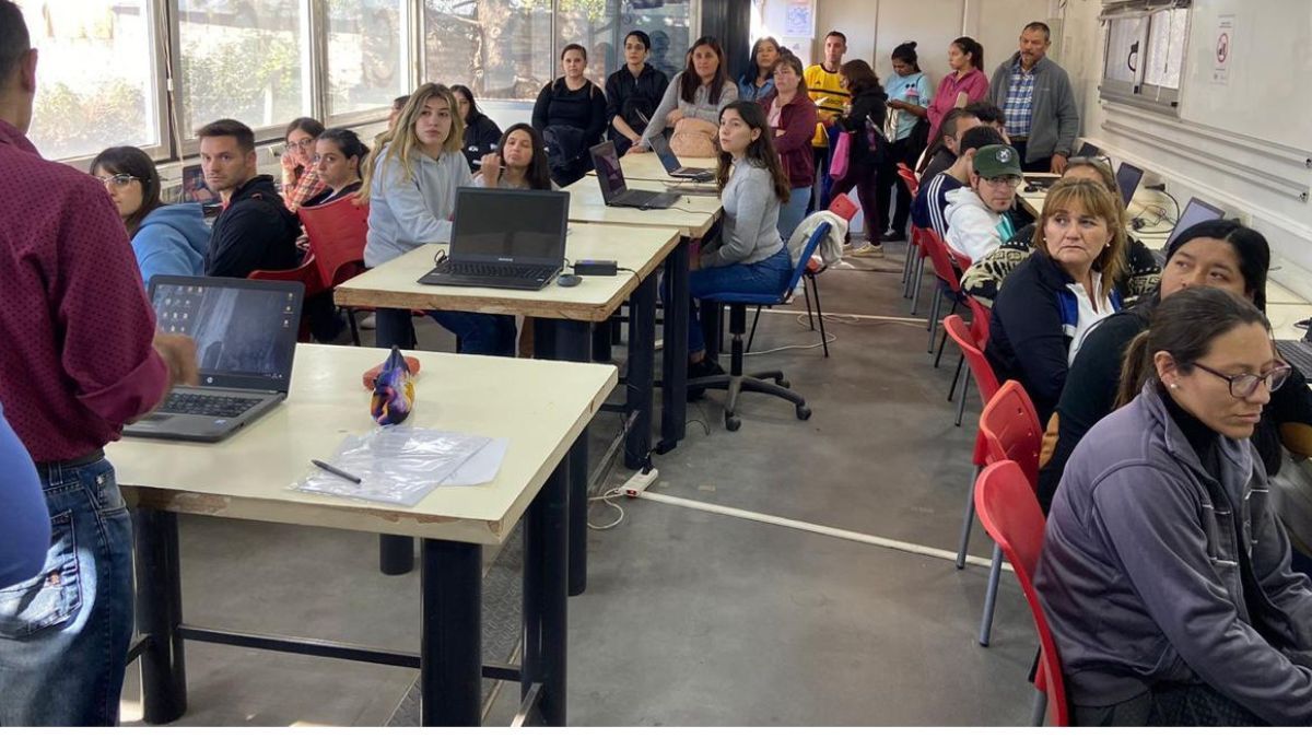 La propuesta de los CEPAS serán para jóvenes adultos que no han terminado la secundaria y quieren realizar este objetivo y conseguir trabajo. Foto: Prensa DGE.