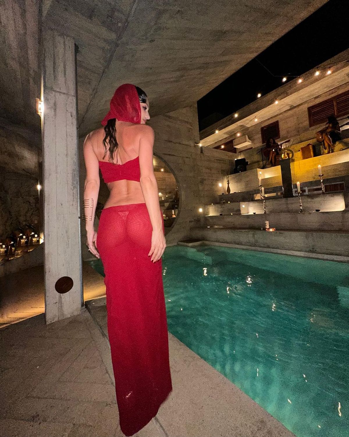 Pampita deja ver su hilo dental con las transparencias más audaces desde México. Pampita deja ver su hilo dental con las transparencias más audaces desde México.