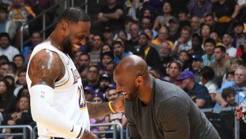 LeBron James y su tributo a Kobe Bryant: 