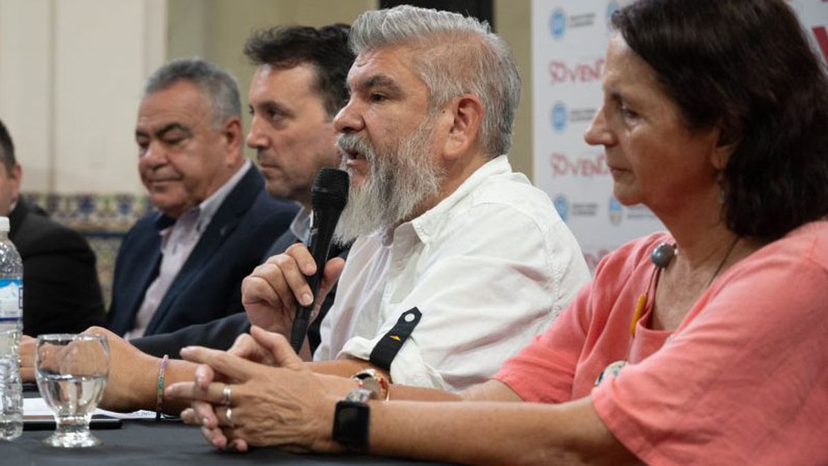 El intendente de Lavalle, Edgardo Gonz&aacute;lez; el ministro Tadeo Garc&iacute;a Zalazar; el subsecretario de Cultura, Diego Garecia y la guionista Alicia Casares.
