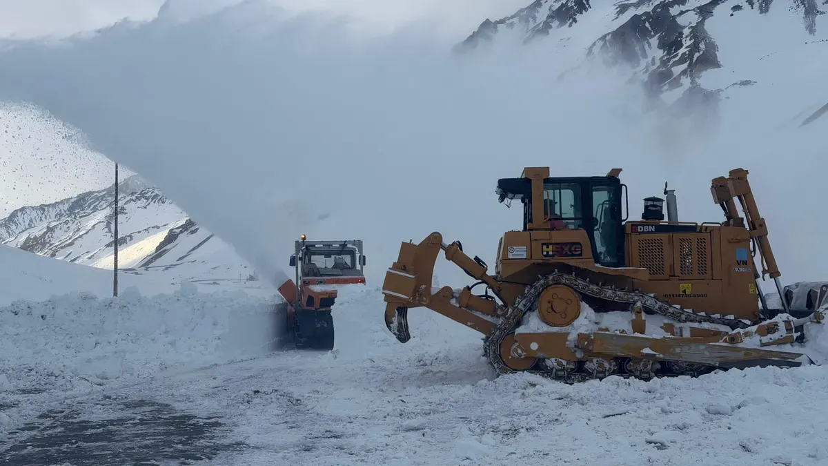 La falta de confirmación de los organismos de Chile dejó en suspenso el operativo y mantiene frenado el transporte de carga. La falta de confirmación de los organismos de Chile dejó en suspenso el operativo y mantiene frenado el transporte de carga.