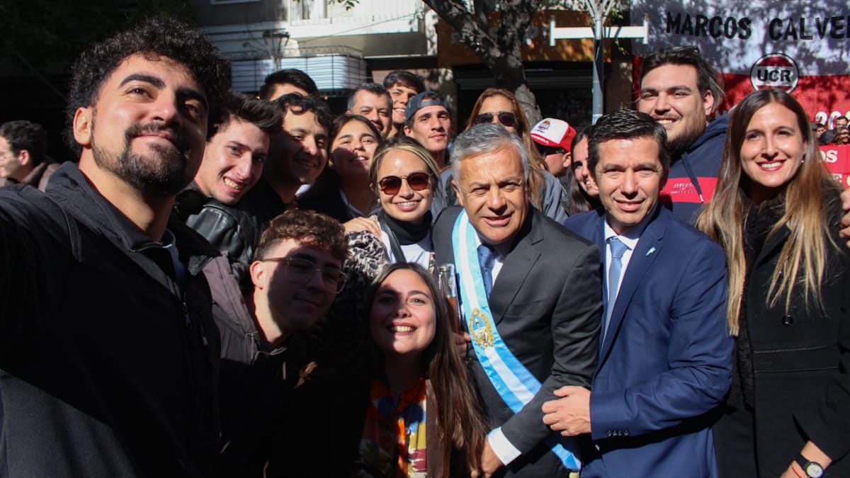 El titular de la Cámara de Diputados, Andrés Lombardi, está a cargo de la gobernación desde las 15 de este martes y hasta las 18 del miércoles, cuando regrese el gobernador Alfredo Cornejo.&nbsp;