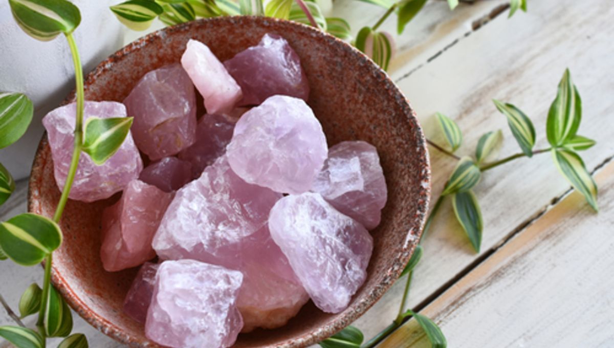Qué significa poner un cuarzo rosado en nuestra habitación según el Feng Shui