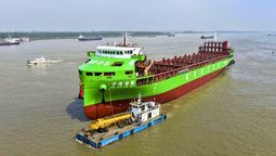 10.000 toneladas y más de 700 contenedores: China sorprende con buque portacontenedores eléctrico más grande del mundo 10.000 toneladas y más de 700 contenedores: China sorprende con buque portacontenedores eléctrico más grande del mundo