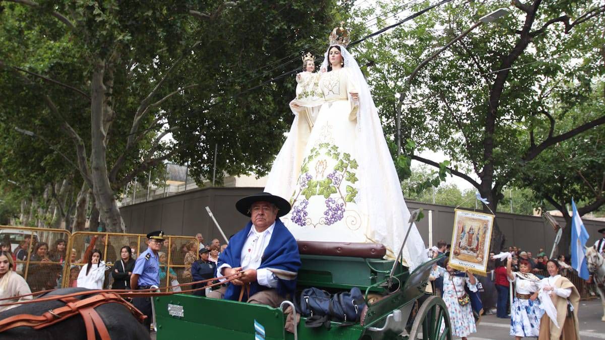 La tradicional Virgen de la Carrodilla abre el carrusel de esta Vendimia 2025. La tradicional Virgen de la Carrodilla abre el carrusel de esta Vendimia 2025.