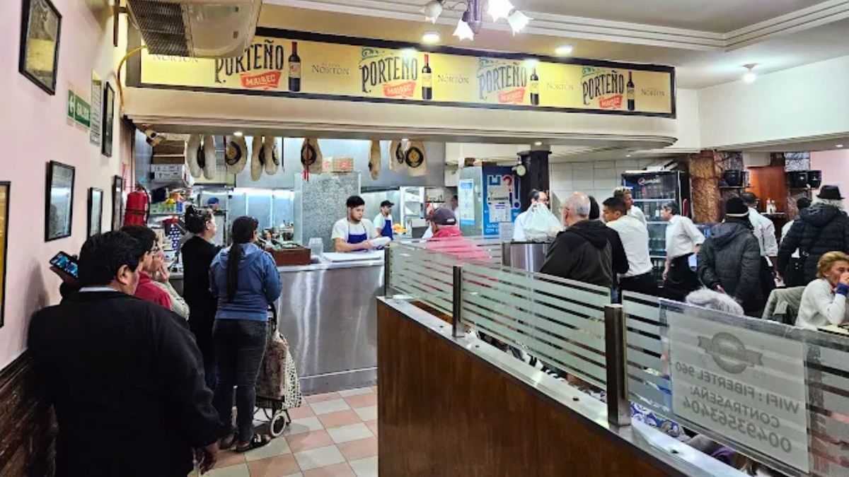 El Bodegón 606 tiene tres sucursales en Buenos Aires. El Bodegón 606 tiene tres sucursales en Buenos Aires.