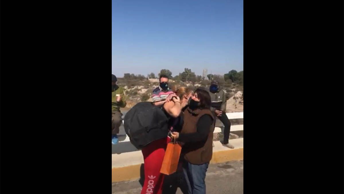 El reencuentro de madre e hija en medio de los cortes con San Luis