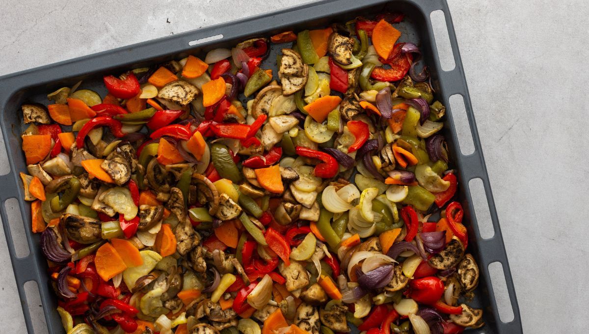 Se recomienda no mover las verduras mientras se cocinan en el horno. Se recomienda no mover las verduras mientras se cocinan en el horno.