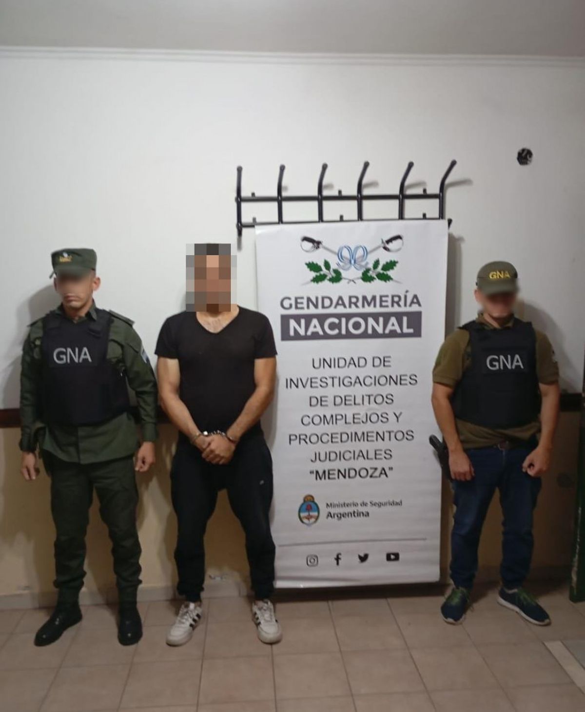 El detenido por el caso de las bombas molotov contra la IV Brigada Aérea. El detenido por el caso de las bombas molotov contra la IV Brigada Aérea.