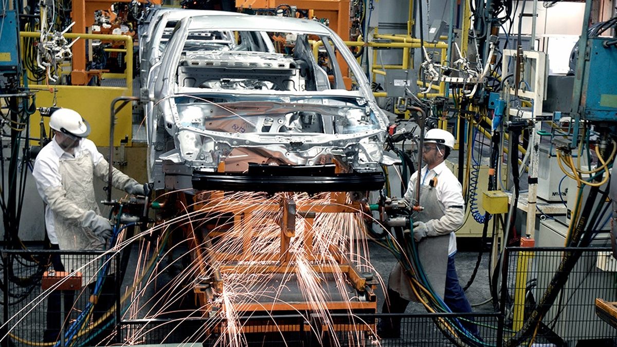 El gobierno busca impulsar las exportaciones y genera más empleo.