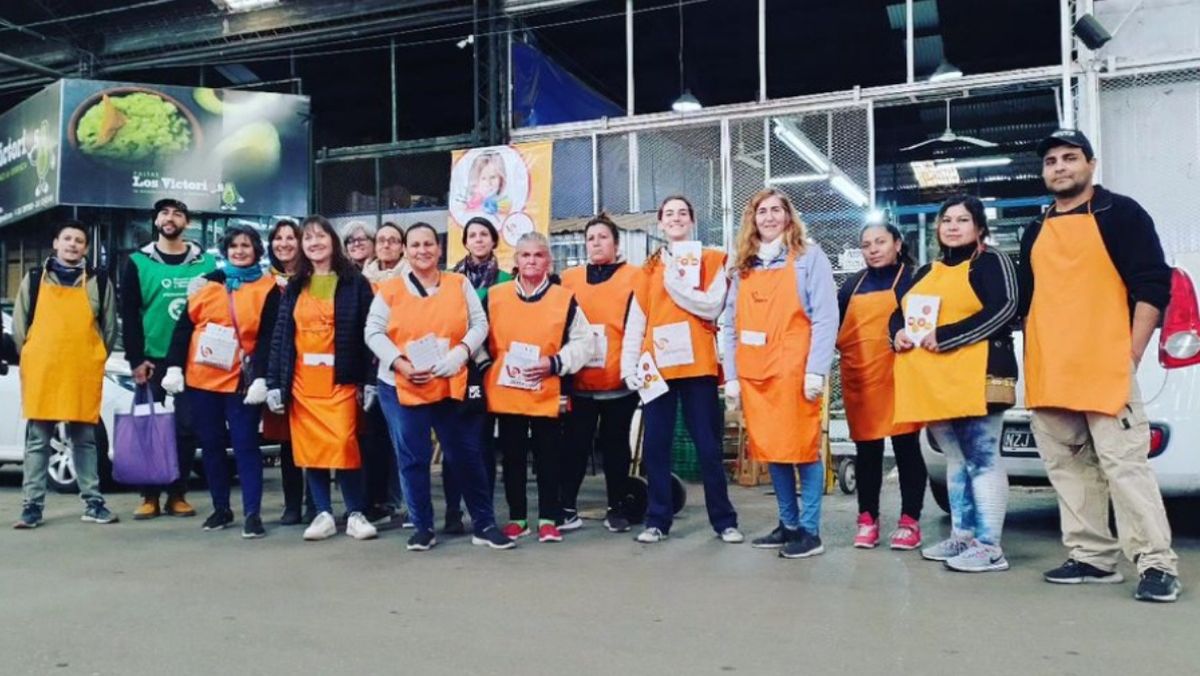 Desde el Banco de Alimentos se organizan jornadas de concientización en diferentes puntos de la provincia. Por ejemplo en ferias de verduras, como en este caso. Imagen ilustrativa. Desde el Banco de Alimentos se organizan jornadas de concientización en diferentes puntos de la provincia. Por ejemplo en ferias de verduras, como en este caso. Imagen ilustrativa.
