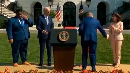 Joe Biden volvió a mostrar ante las cámaras un momento de confusión.