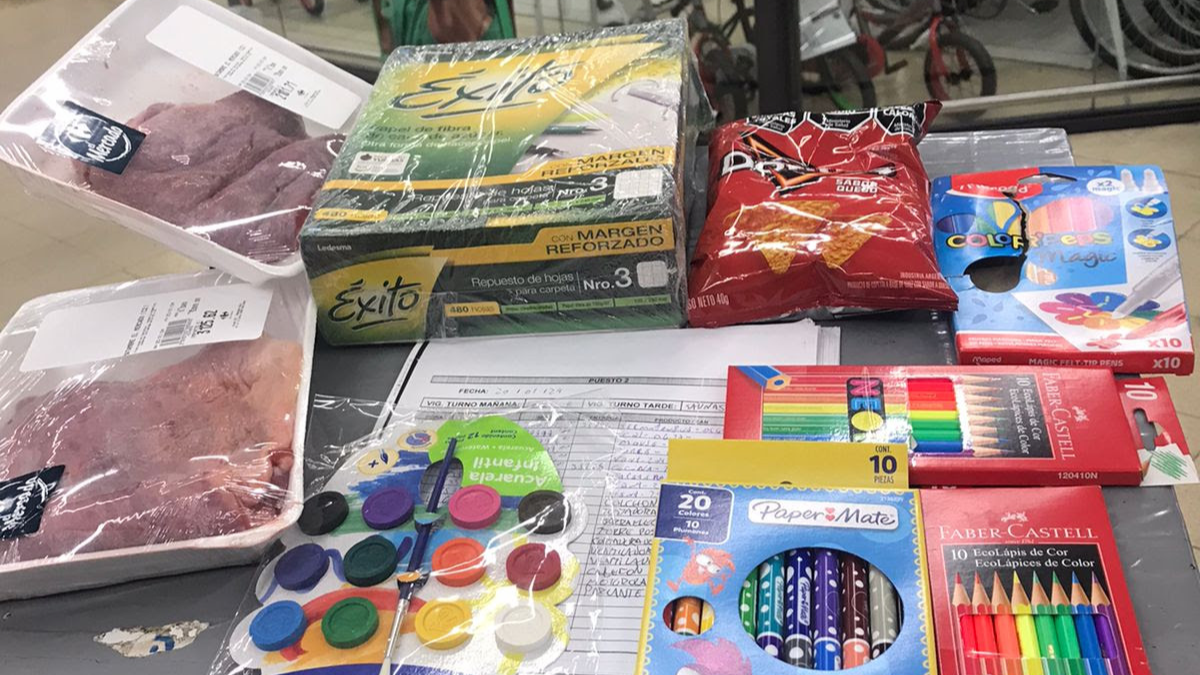 La mujer entre sus pertenencias llevaba mercadería por un valor de casi $57.000. La mujer entre sus pertenencias llevaba mercadería por un valor de casi $57.000.