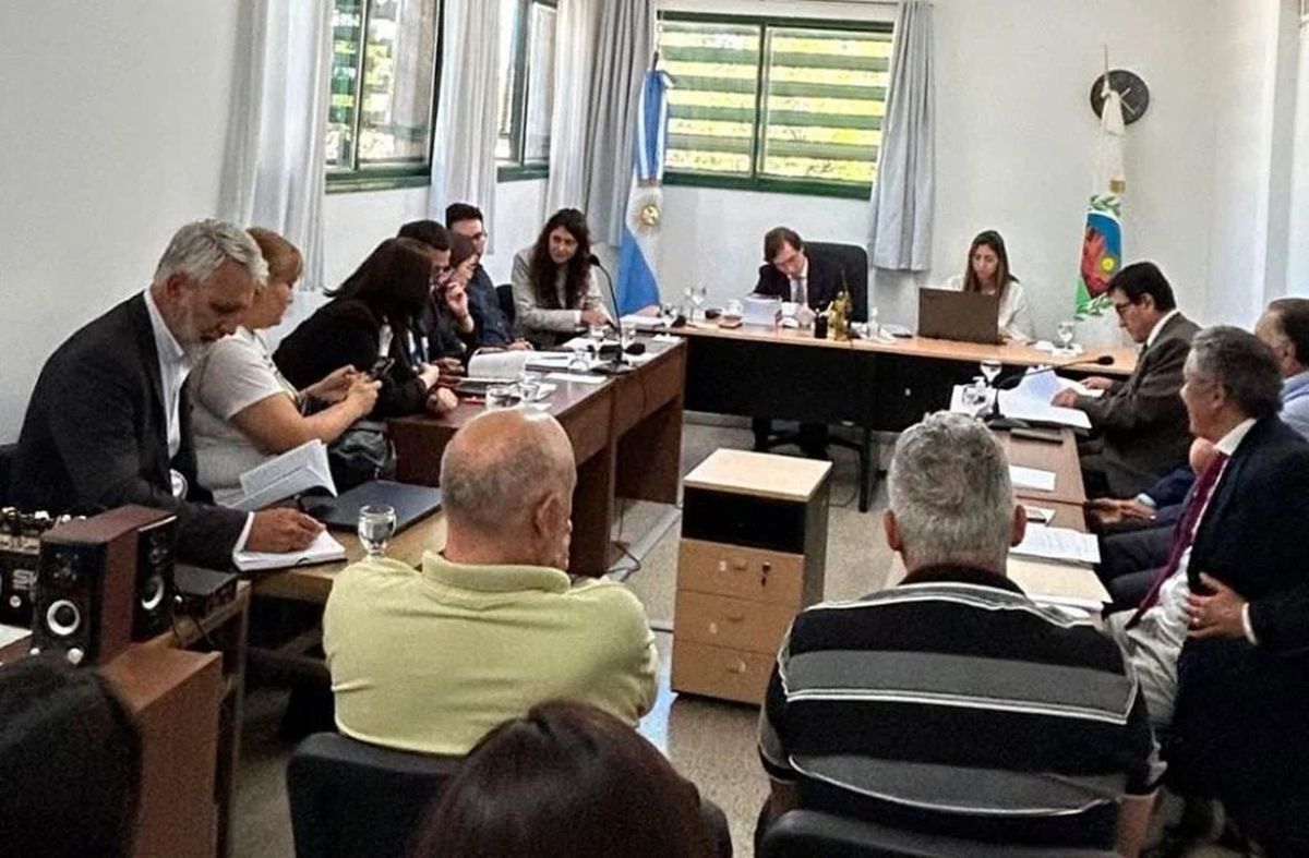 La audiencia judicial en San Luis que terminó con la acusación a cuatro policías por la muerte de Magalí Morales en una comisaría en 2020. Foto: El Chorrillero