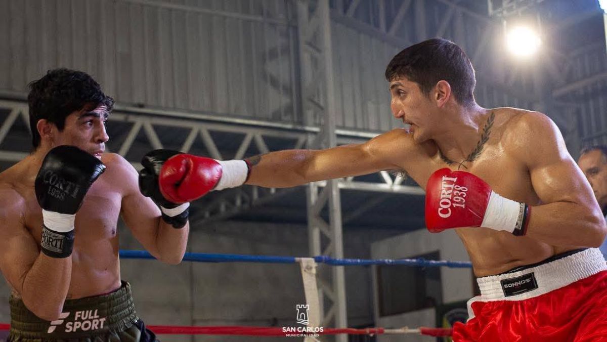 Mauro Larraín, aunque tiró en el segundo round a Ávila, terminó empatando en la pelea de fondo de la velada de boxeo profesional de San Carlos.
