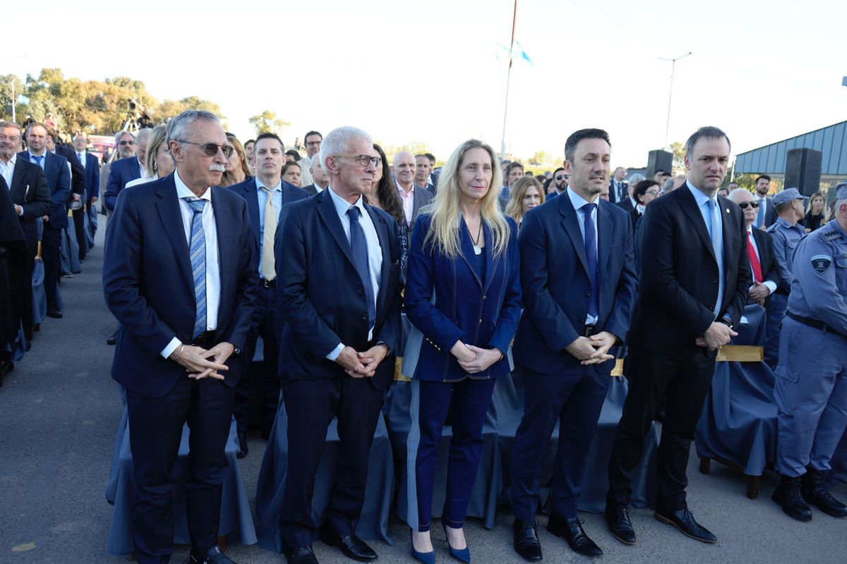 El ministro de Salud, Mario Lugones, de Justicia, Mariano Cúneo Libarona, la secretaria general de la Presidencia, Karina Milei, el ministro de Defensa, Luis Petri, y el vocero presidencial, Manuel Adorni. El ministro de Salud, Mario Lugones, de Justicia, Mariano Cúneo Libarona, la secretaria general de la Presidencia, Karina Milei, el ministro de Defensa, Luis Petri, y el vocero presidencial, Manuel Adorni.