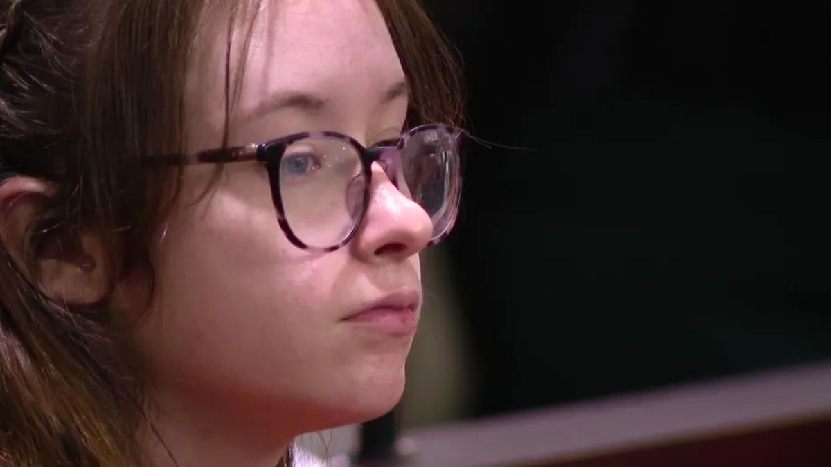 El bebé nació y la adolescente lo asfixió, según se cree. El bebé nació y la adolescente lo asfixió, según se cree.