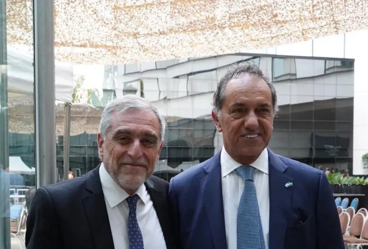 El secretario de Turismo de la Nación, Daniel Scioli ha venido ya a varias fiestas de la Vendimia, aún en gestiones anteriores. Acá junto al bodeguero José Zuccardi.