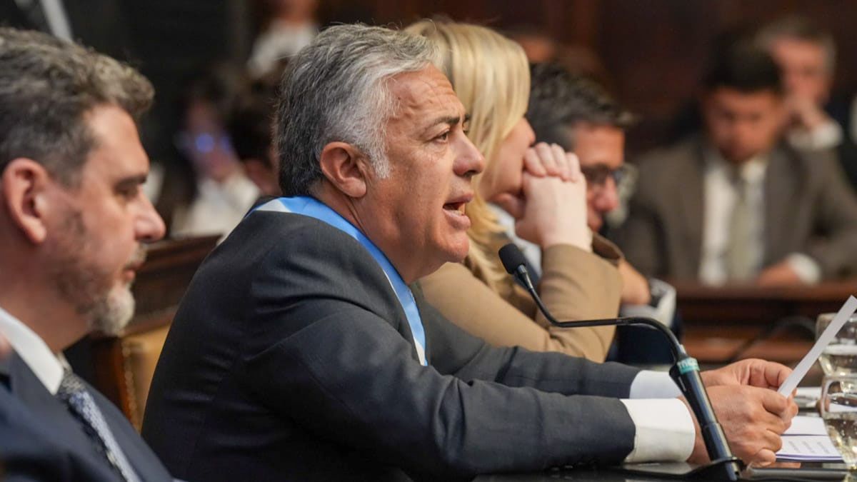 Alfredo Cornejo anunció la ampliación del Tren de Cercanías en la Asamblea Legislativa del 1 de mayo. Alfredo Cornejo anunció la ampliación del Tren de Cercanías en la Asamblea Legislativa del 1 de mayo.