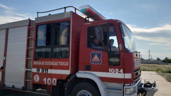 Se incendió un secadero de nueces y el fuego consumió parte de un vivienda vecina