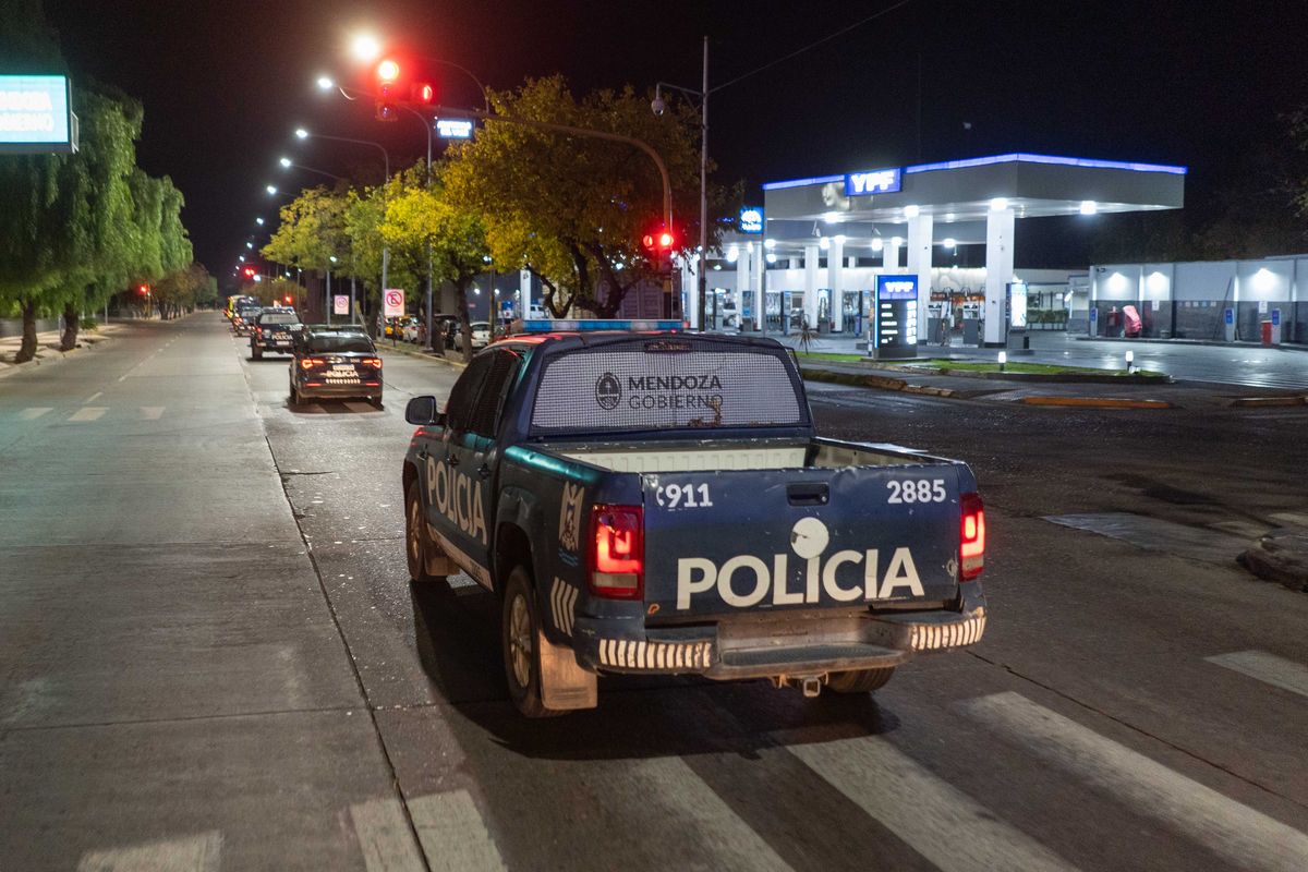 El adolescente de 17 años detenido en Maipú tenia antecedentes penales. El adolescente de 17 años detenido en Maipú tenia antecedentes penales.