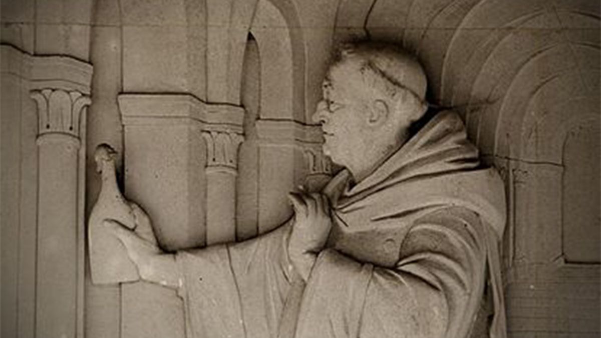 El monje Dom Perignon descubrió una bebida espirituosa cerca de la comarca francesa de Champagne.