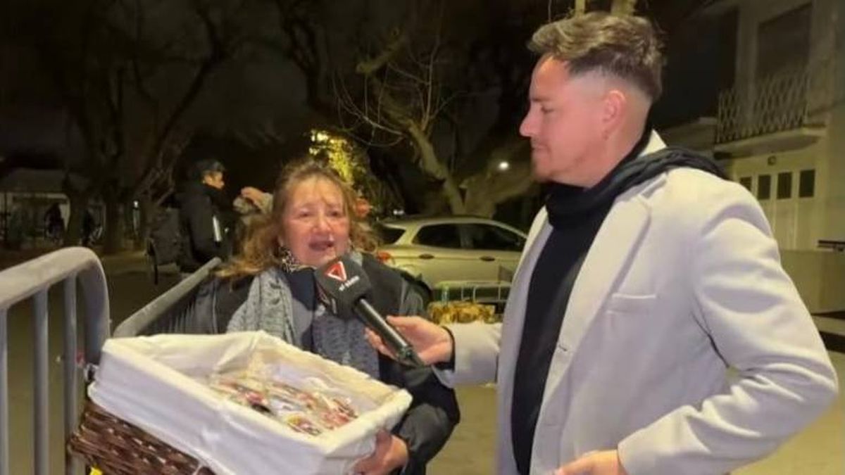 Antes de las 7, Inés fue captada por las cámaras de Canal 7. Aquí junto a Pablo Gamba. Antes de las 7, Inés fue captada por las cámaras de Canal 7. Aquí junto a Pablo Gamba.