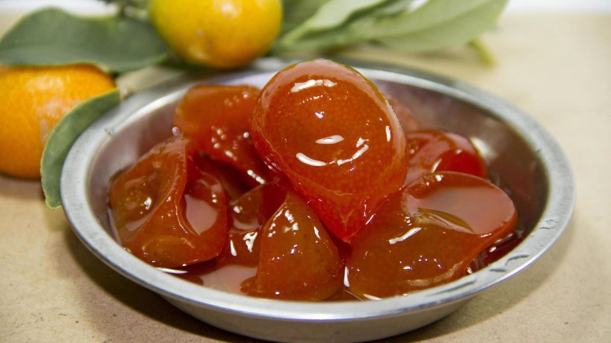 La receta de los quinotos en almíbar es perfecta para preparar en primavera y conservar durante todo el amo. Foto: gentileza vecteezy.