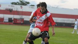 Lucas Gamba jugó en el Deportivo Maipú. El delantero desea el ascenso del equipo de calle Vergara.