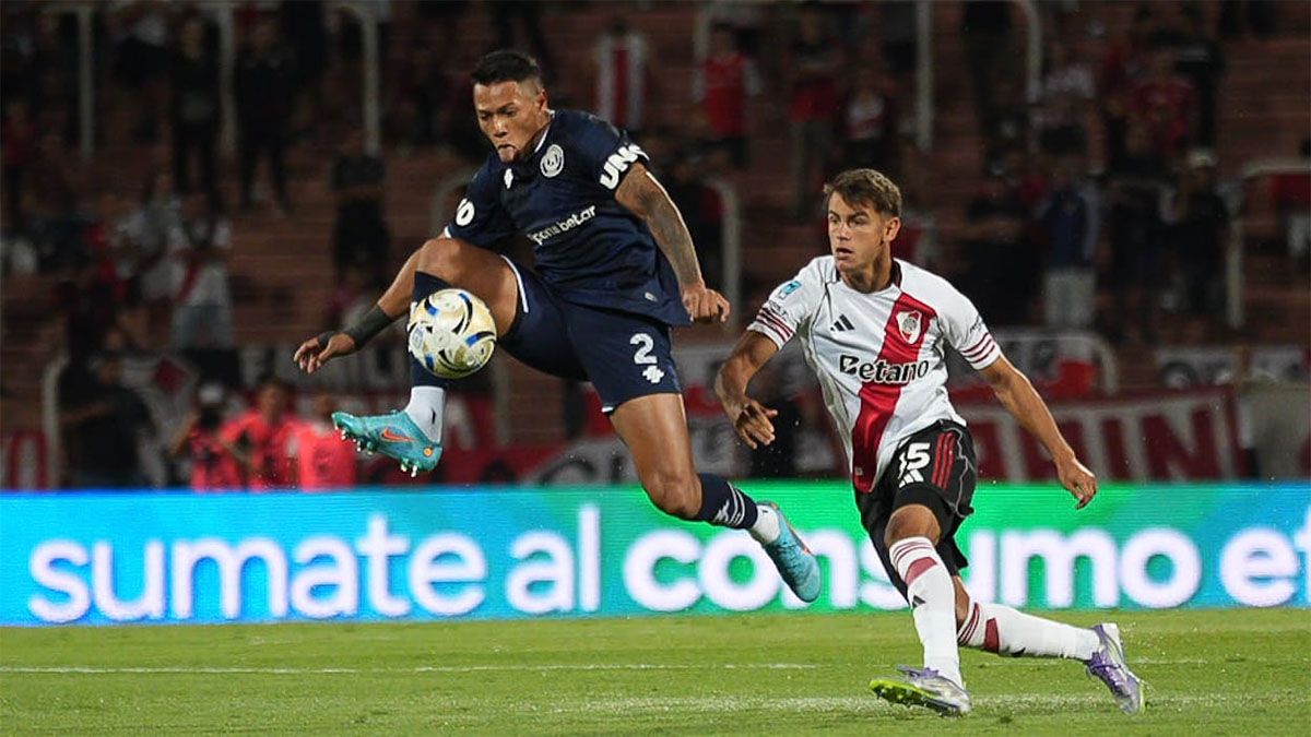 Independiente Rivadavia igual&oacute; con River en el Malvinas.