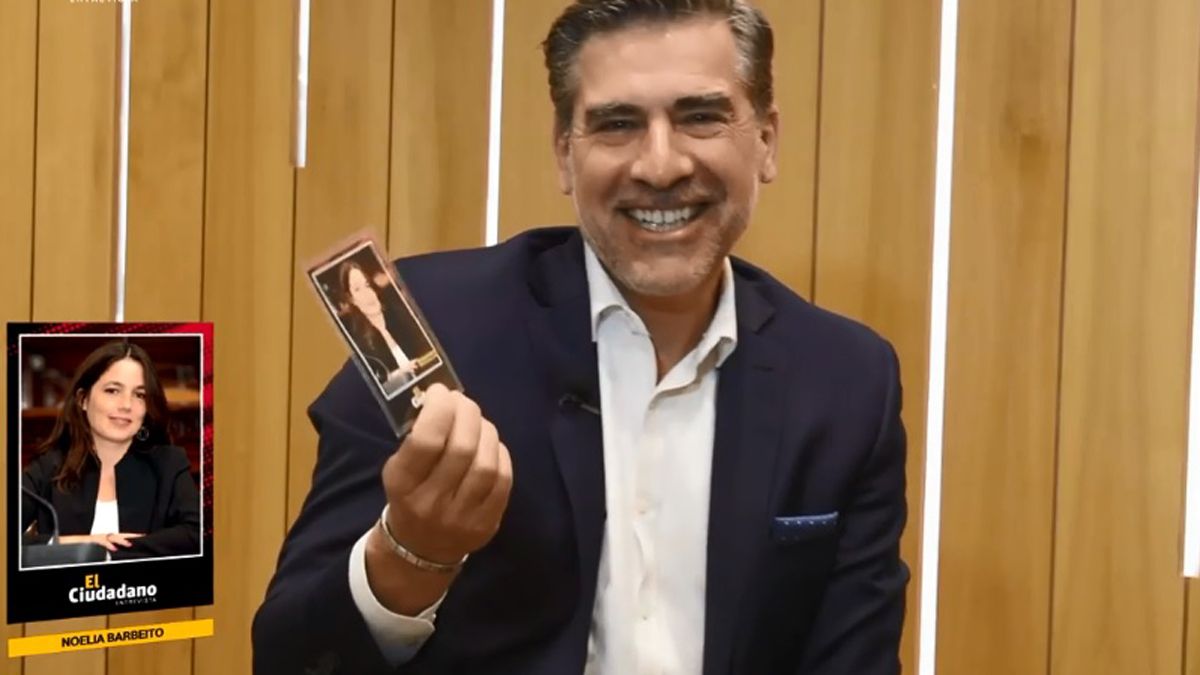 Sonríe Mario Vadillo al referirse a Noelia Barbeito.