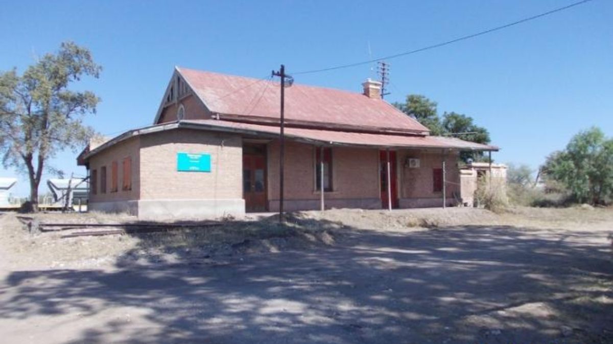 Una de las estaciones de tren del pueblo.